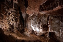 Достопримечательности в Рыбачьем, Крым - Юбилейная пещера (Караби-Яйла)